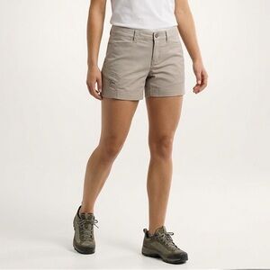 045 ARC'TERYX Women's Parapet Hiking Trekking Shorts - Beige, Sz 10